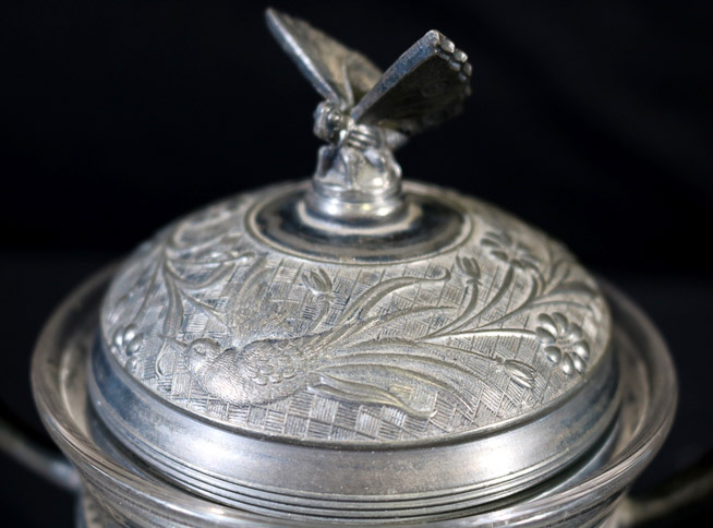 394b - Silver-plate Victorian sugar bowl with wasp on lid