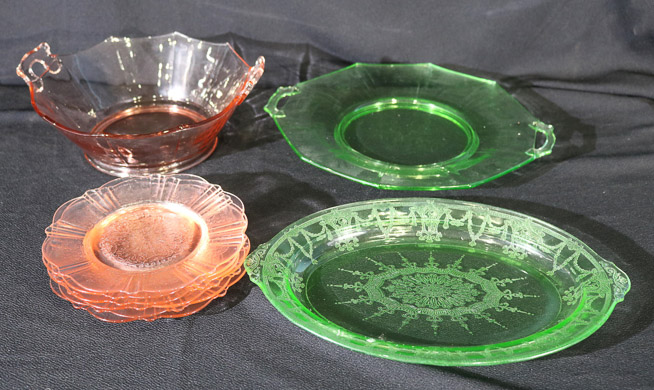 411a - 9 pieces of depression glass