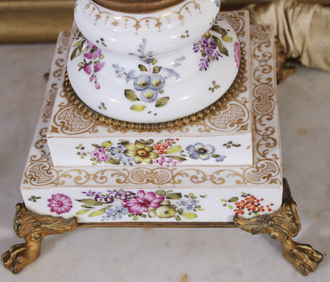 095c - all floral banquet lamp, 39 in. T.