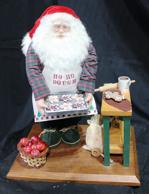 455a - Santa baking cookies, Ho-Ho Dough on wood base