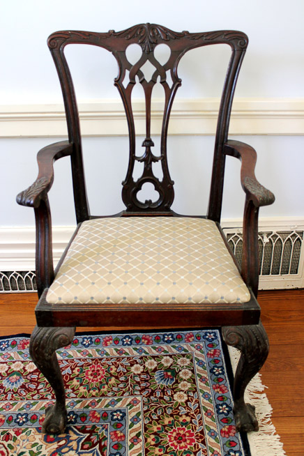 471d - 8 Chipendale chairs in fair condition, good upholstery