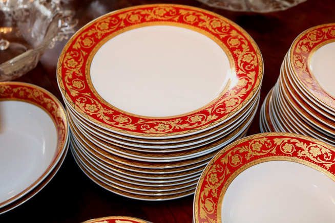 026d - 100 piece porcelain dinner set GNA with 16 dinner plates