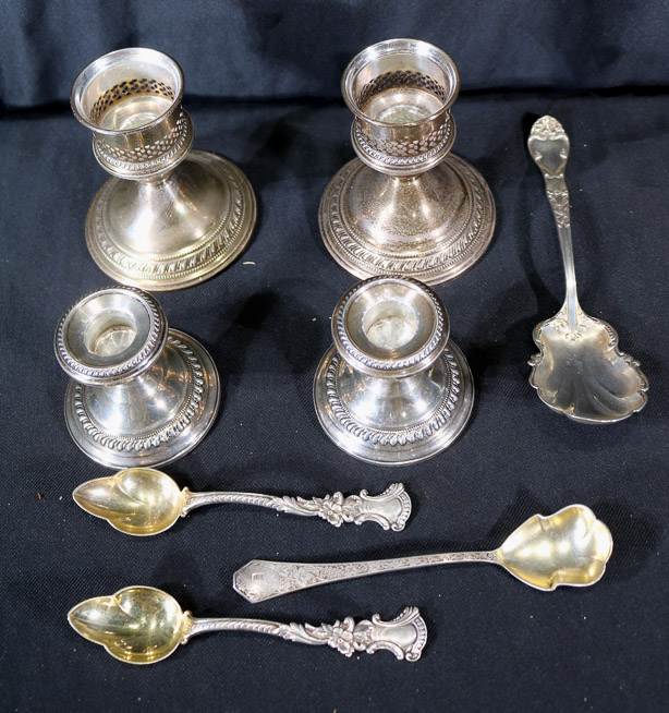 041a - 8 pieces of sterling silver, 4 candleholders, 4 serving pieces