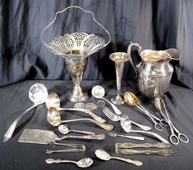 228a - 20 pieces of silver-plate serving pieces