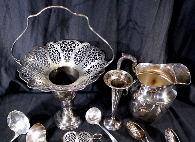 228c - 20 pieces of silver-plate serving pieces