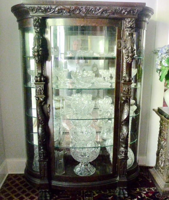 069a - One of a Kind HORNER Oak China Cabinet-16