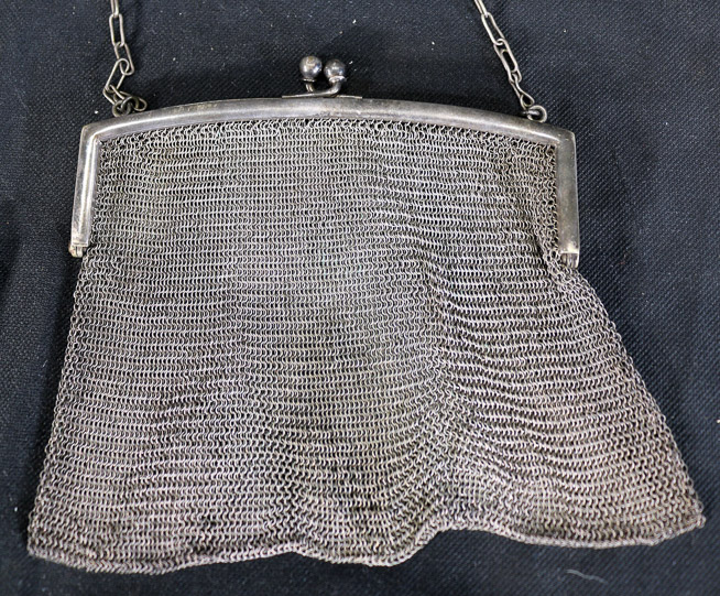 231c - 2 mesh purses, ca. 1920's