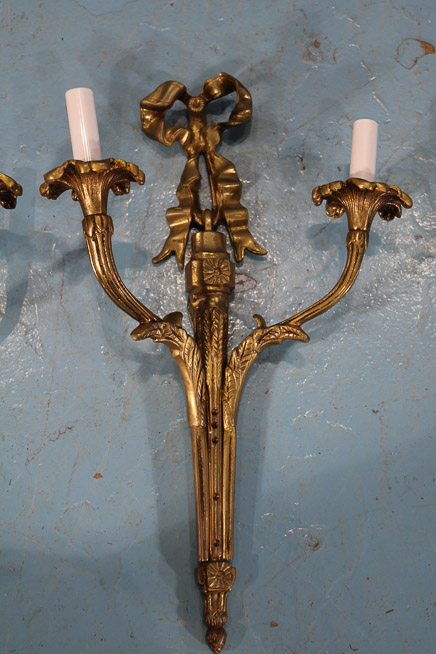 252b - Pair of bronze double arm wall sconces