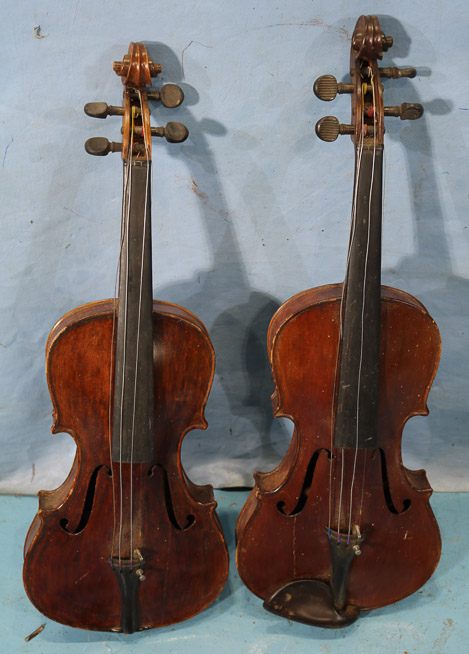 322b - Twin fiddles with bows-24