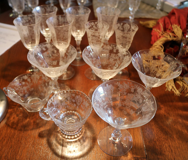 423a - 12 piece miscellaneous Rosepoint crystal, all needs washing