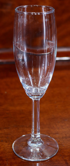 222b - 8 champagne flutes, 8 in. T.-11