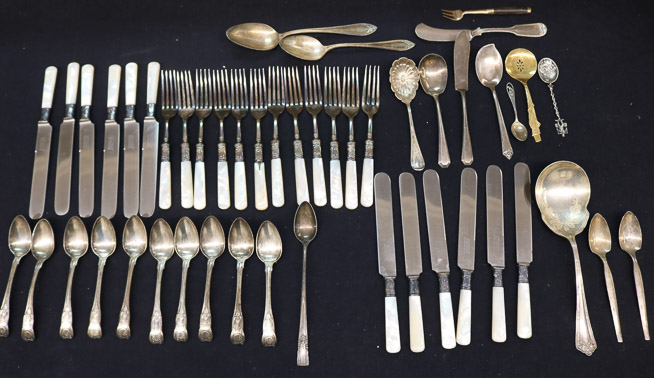 288a - Table deal of silver-plate items