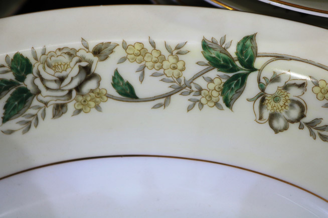 374f - 90 piece set of Noritake china-6