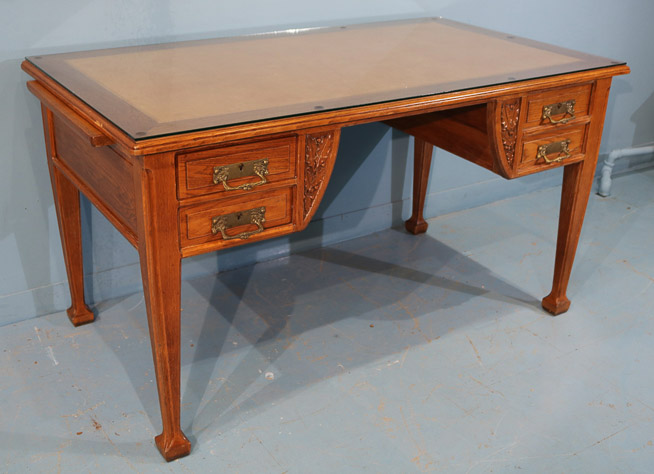 108e - 108a - Flat top Art Noveau oak desk