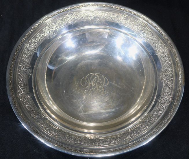 112a - Heavy international silver bowl with no dents, 2 in. T, 10 in. Dia.-28