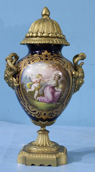 421b -2 piece severs vase and small capped urn