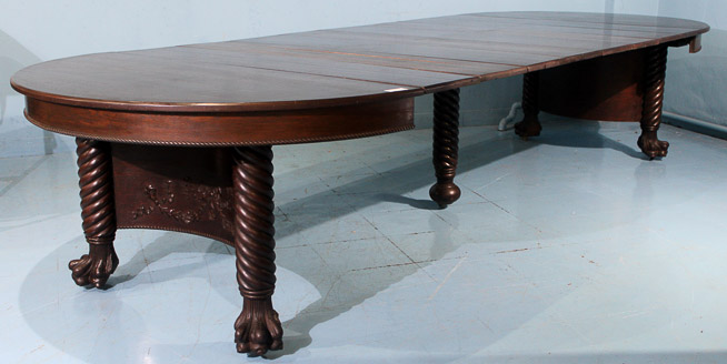 083a - Oak claw foot banquet table with center leg