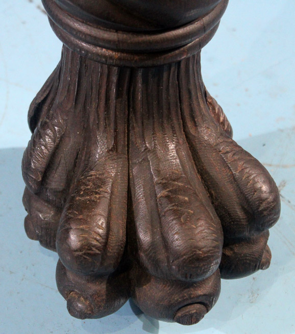 083d - Oak claw foot banquet table with center leg