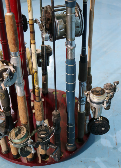 186e - 18 rods and reels and stand