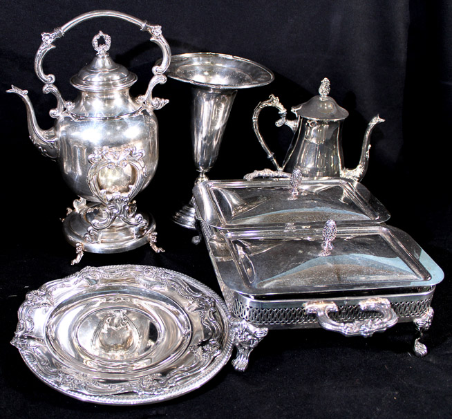 440a - 6 pieces of old silver-plate serving pieces