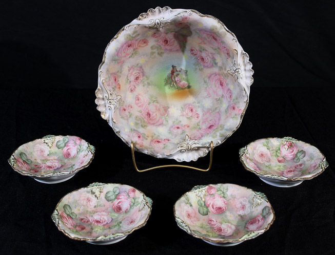 006a - 5 piece Royal Bayreuth berry bowl set in tapestry pattern, ca. 1911, 4 in. T, 10 in. R.