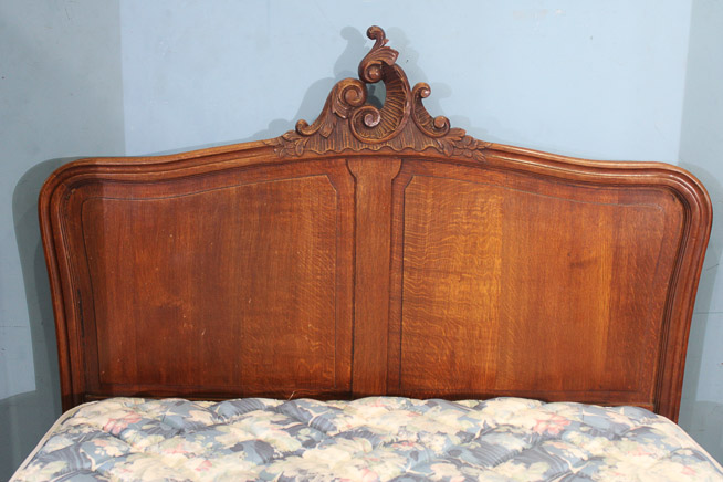 134e - French oak full size bedroom suite