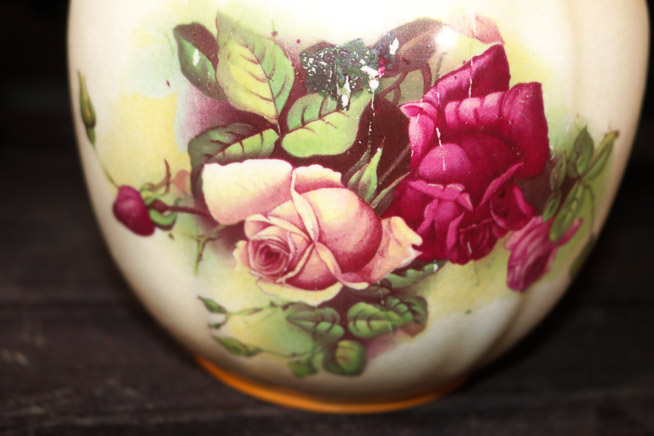 291b - Single hand painted English biscuit jar