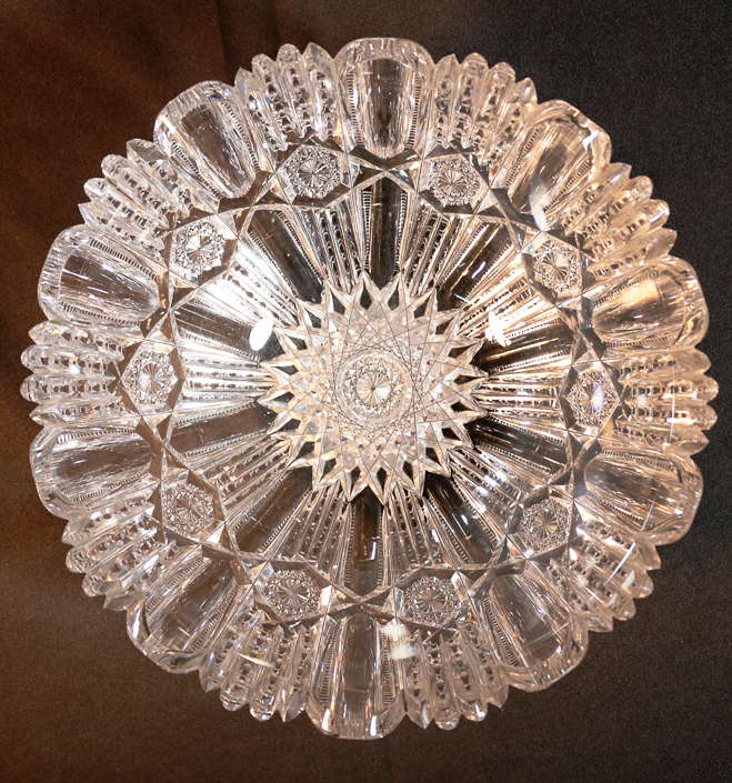 098b - Exceptional brilliant zipper cut glass bowl with beautiful design, 10 in. Dia., 4.5 in. T.
