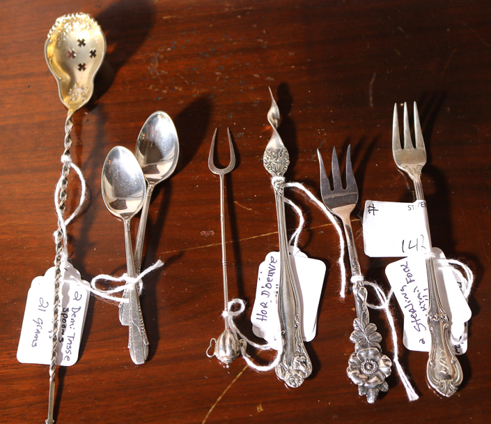 142a - 7 piece miscellaneous sterling serving pieces