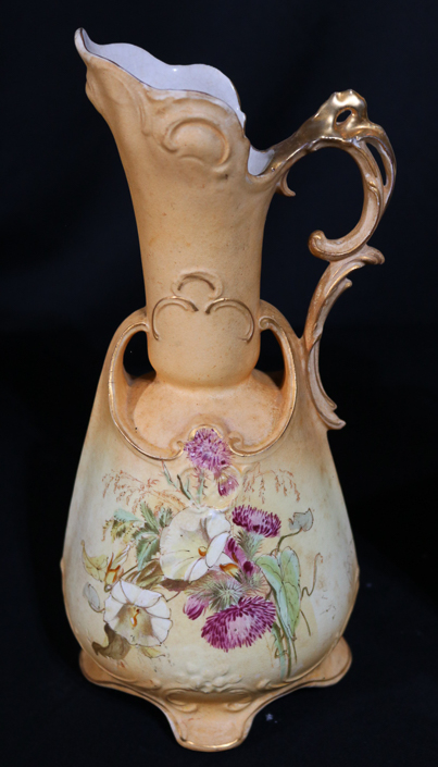 210c - 2 hand painted Austrian vases, has some damage