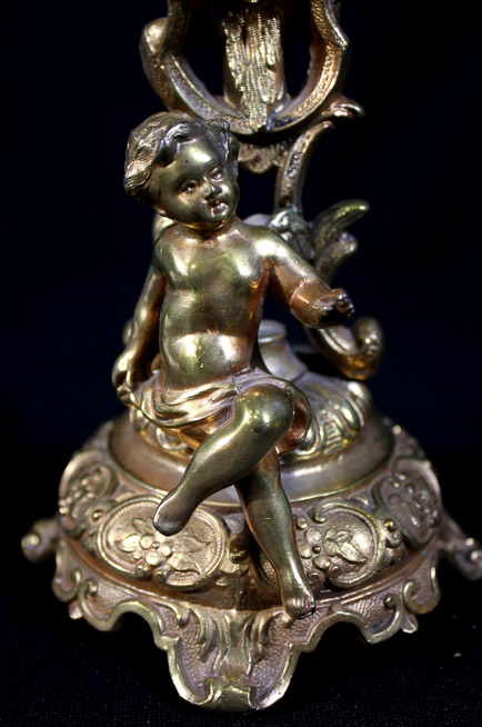 177b - Small French figural bronze clock, 9.5 in. T.