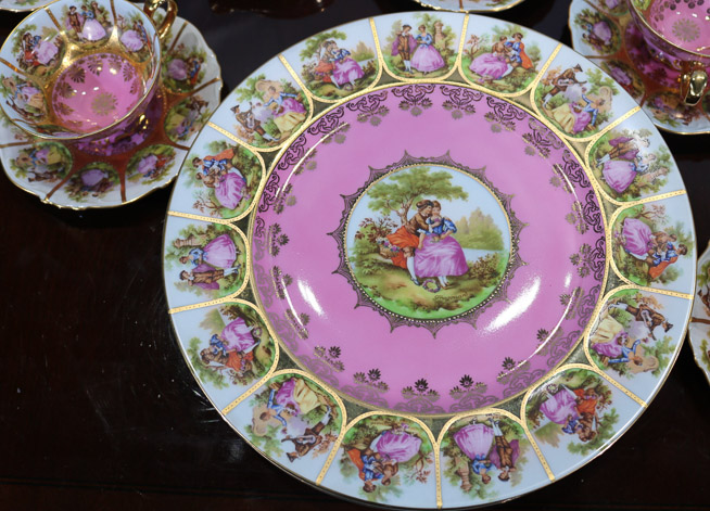 024h - Beautiful 108 piece set of Carlsbad China-9