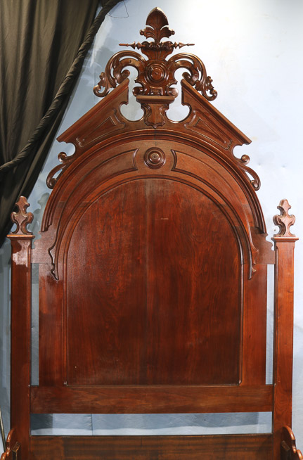 098e - Walnut Victorian tall 4 piece bedroom suit-14