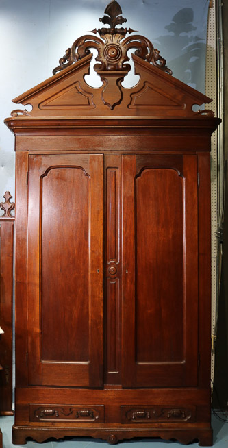 098i - Walnut Victorian tall 4 piece bedroom suit-14