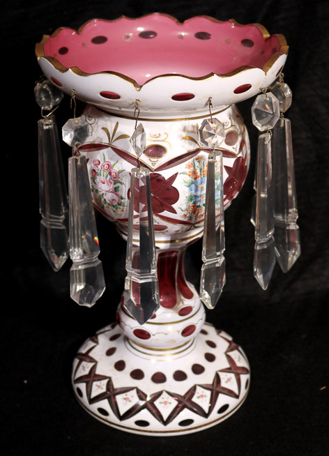 176a - Large single mantle luster, white cut to ruby