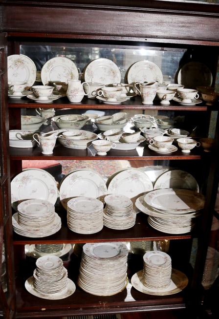 226a - 2 sets of Haviland China, 155 pieces