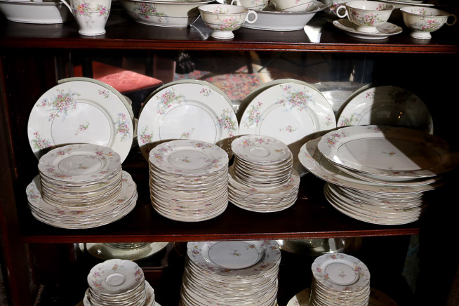 226c - 2 sets of Haviland China, 155 pieces