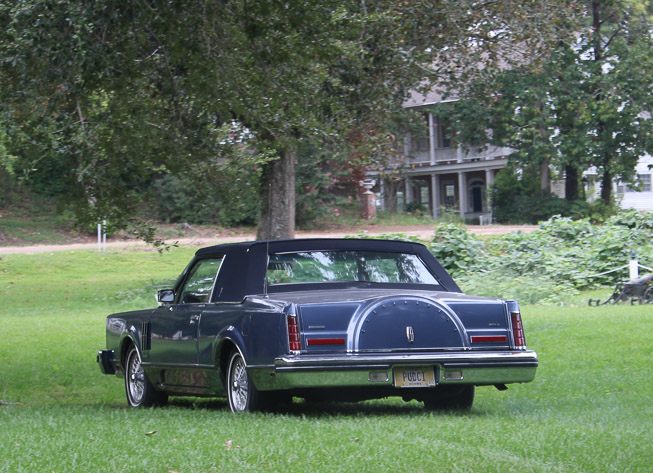 030i - 1983 Lincoln Mark VI  Emilio Pucci Edition