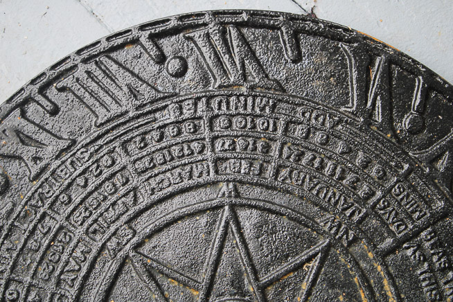 480b - Black cast iron sun dial, 16 in. R.