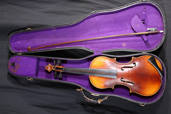 239a - Old violin in case with bow, no strings