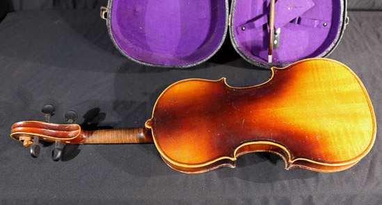 239c - Old violin in case with bow, no strings