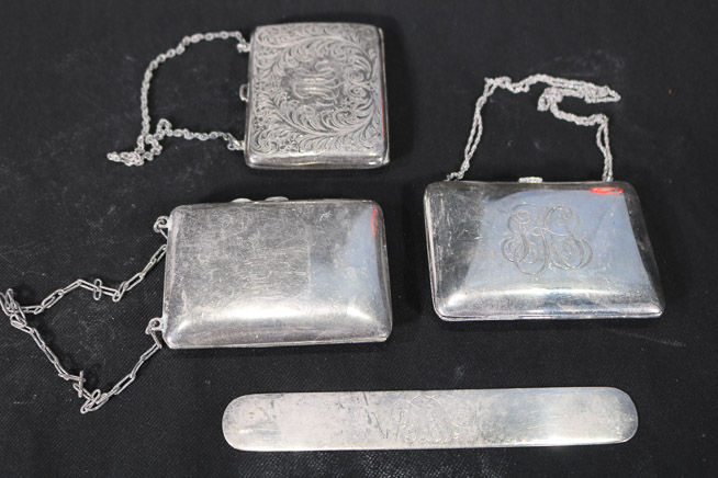 041Ga - 3 sterling compacks with chains,  260 grams, bookmarks