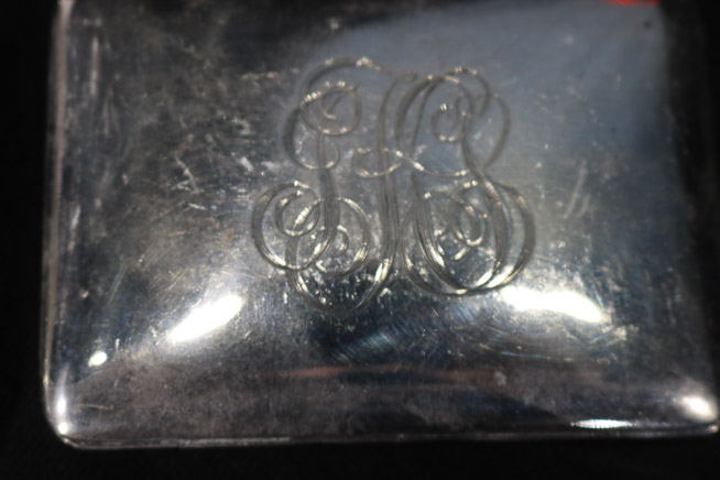 041Gc - 3 sterling compacks with chains,  260 grams, bookmarks