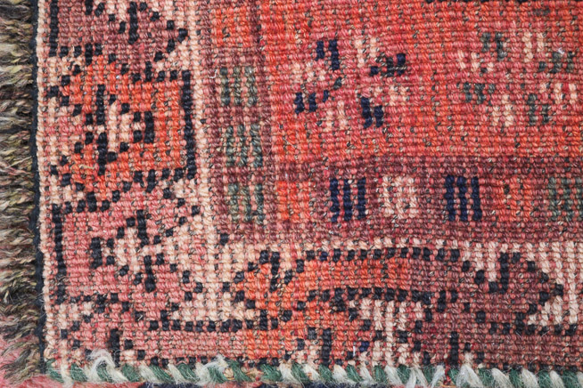 260d - Handmade Persian rug, 5 ft. x 9.2 in.